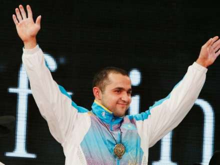 Rio-2016: Azərbaycanlı ağır atlet dünya rekordunu yeniləyərək Olimpiya çempionu olub
