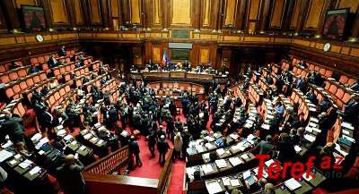İki deputat parlamentin tualetində cinsi əlaqəyə girərkən yaxalanıb - İtaliya şokda