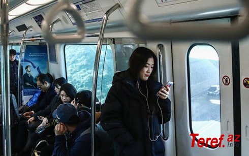 Seulda metro qatarı relsdən çıxdı