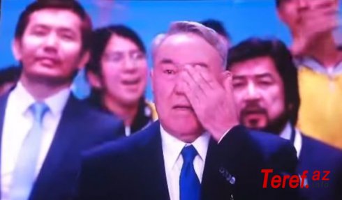 Nazarbayev dövlət himnini oxuyan zaman göz yaşlarını saxlaya bılmədi - VİDEO