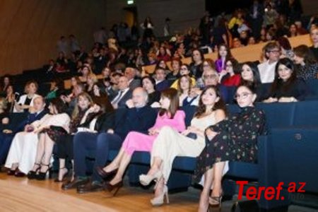 Mehriban Əliyeva Heydər Əliyev Mərkəzində “Azərbaycana sevgi ilə” konsert proqramının təqdimatında iştirak edib