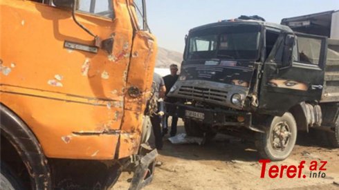 Hacıqabulda iki "KamAZ" toqquşdu - Sürücülərdən biri öldü