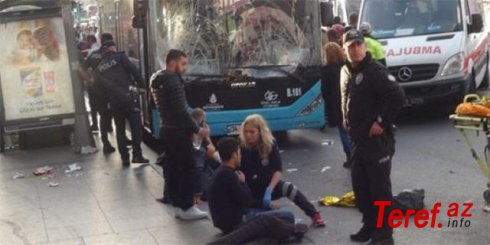 İstanbulda sərnişin avtobusu dayanacağa çırpılıb, 1 nəfər ölüb, 13 nəfər yaralanıb - FOTO