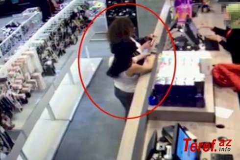 İstanbulda iki mobil telefon oğurlayan azərbaycanlı qadın tutuldu - VİDEO