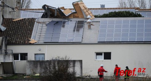 Fransada qasırğa 170 mindən çox evi işıqsız qoydu