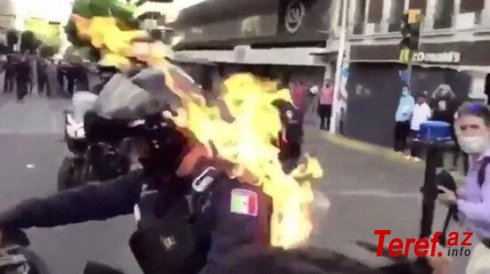 Meksikada polisin üzərinə benzin töküb yandırdılar