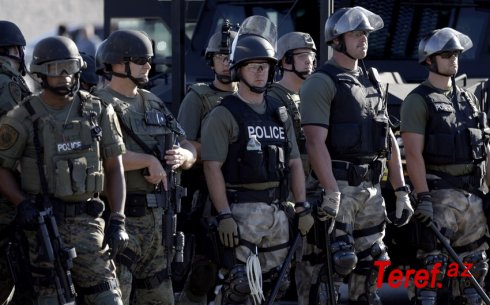 ABŞ-da etirazlar zamanı polis əməkdaşları güllə yarası alıb
