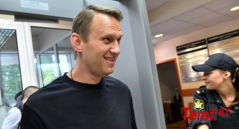 Angela Merkel Aleksey Navalnı ilə görüşüb