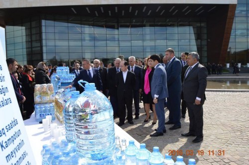 Şəmkirin icra başçısı su biznesinə başladı-FOTO