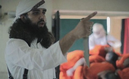 Dəhşətli kadrlar: İŞİD Qurban bayramında insanları qurban kəsdi - VİDEO - FOTO +21