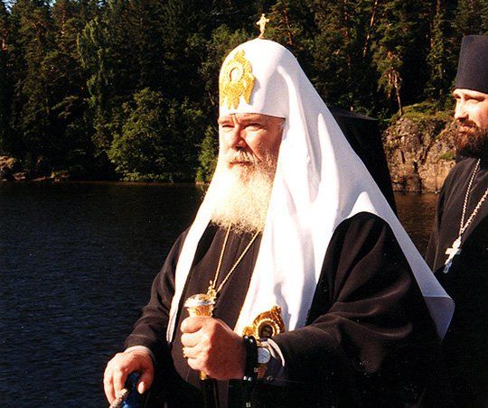 Rusiyanın baş rahibinin hesabındakı 297 milyon…