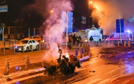 İstanbuldakı terror aktının bu iki mikroavtobusla həyata keçrildiyi ehtimal olunur – Foto