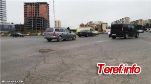 Yeni təmir edilən "Ukrayna" dairəsində yol yenə sıradan çıxıb - FOTO