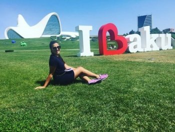 Məryəm və Tamilla Dadaşova bacıları bankdan 40 milyonu oğurlayıb “Ferrari” almağa getdi, yaxalandı