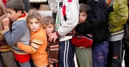 İŞİD terrorçuları Mosulda uşaqlardan sipər kimi istifadə edir