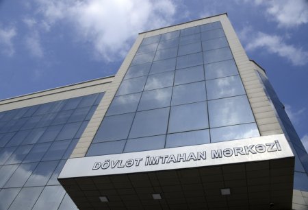 Azərbaycanda qəbul imtahanında biabırçılıq: Test kitabçalarında suallar kütləvi şəkildə pozulub