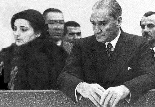 Atatürklə mənəvi qızı Afət İnanın “gizli” məktubları üzə çıxdı – FOTOLAR