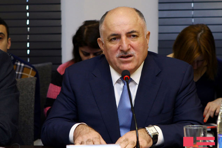 Zədəli imicli “Şapka Mamed” və Beynəlxalq Bank nağılı