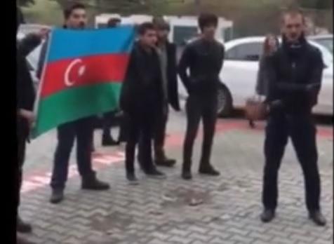 Turkiyede Azerbaycan bayragi nece endirildi? –