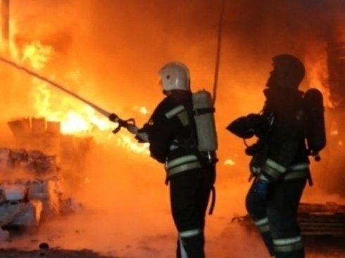 Rusiyada ev yanıb, 4 nəfər yanaraq ölüb