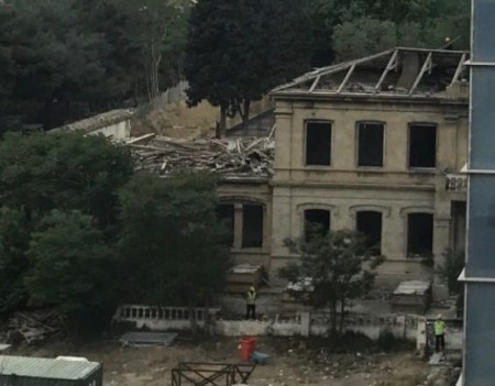 Tağıyevin daha bir evi sökülür: memarlıq soyqırımı