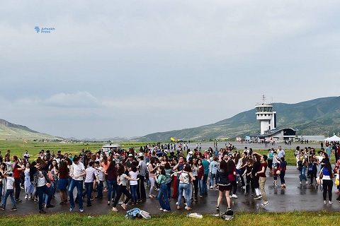 Latviyanın hərbi təlim təyyarəsi hava məkanımızı pozaraq Xocalı aeraportunda oturdu - FOTOFAKT