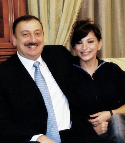 Heydər Əliyev İlham Əliyevin heç yerdə paylaşılmayan özəl fotolarını paylaşdı, hamı tərif yağdırıb-FOTOLAR