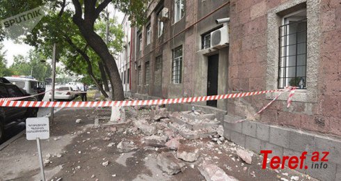 Ermənistanda nazirlik binası çökdü