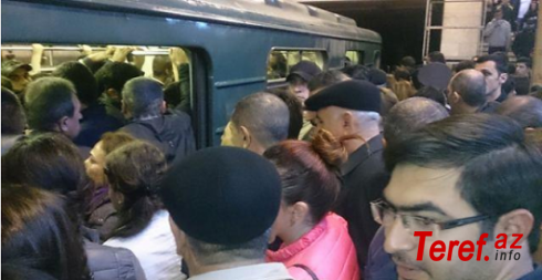 Bakı metrosunda qanlı insident: Adamı vurub qaçdı – VİDEO