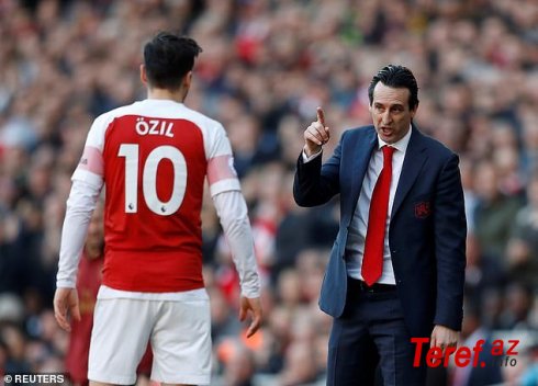 Bakı finalı zamanı Məsut Özil "Arsenal"ın baş məşqçisini təhqir edib
