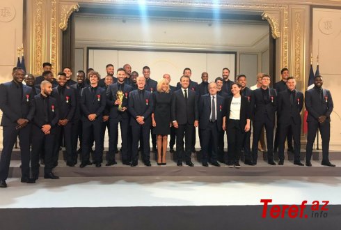 Makron milli komanda futbolçularını Fəxri legion ordeni ilə mükafatlandırıb