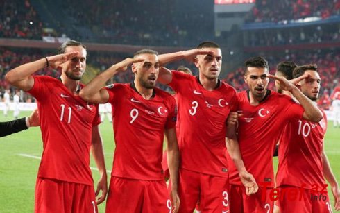 Türkiyənin Bakıdakı oyunlarına satılan bilet sayı açıqlandı