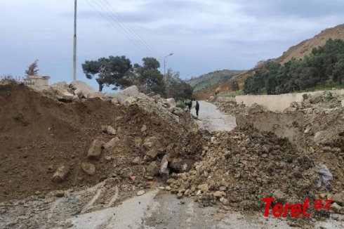 Badamdarda yenidən torpaq sürüşməsi olub, bir ev zədələnib