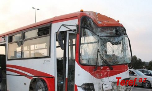Bakıda iki avtobus toqquşdu: Ölən var - VİDEO