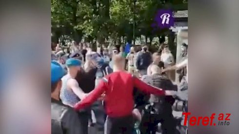 Moskvada hərbçilər arasında kütləvi dava - Video