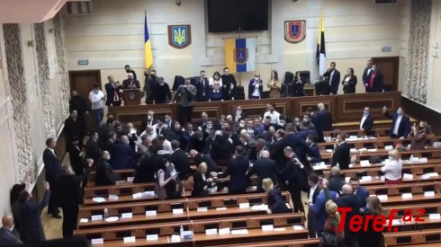 Ukraynada deputatlar yumruq davasına çıxdılar - VİDEO
