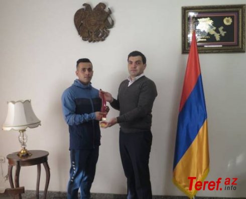 İran karateçisi qızıl medalını Qarabağda ölmüş erməni döyüşçünün ailəsinə bağışladı...-FOTO