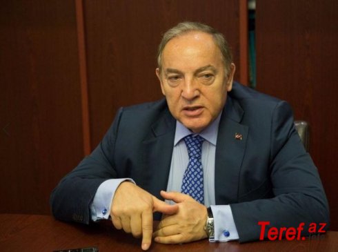 “Makron burnunun girmədiyi yerə başını da soxur”