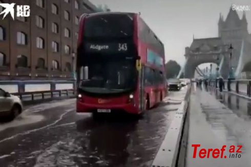 Londonun məşhur Tauer körpüsünü su basdı - VİDEO