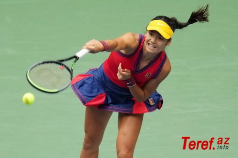 18 yaşlı tennisçinin geyimi sosial şəbəkələrdə ajiotaj yaratdı - FOTO