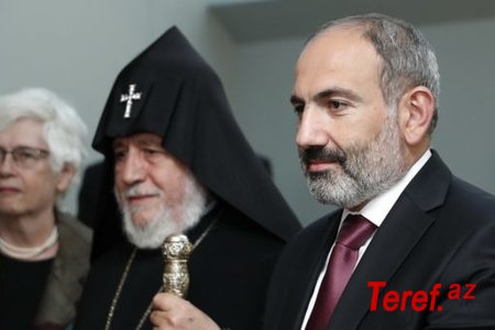 Paşinyan Kremldə, Qaregin Patriarxın yanında -