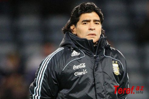 Buenos-Ayresdə Maradonaya heykəl qoyuldu - FOTO