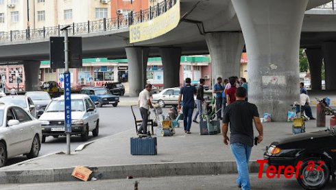 Azalan investisiyalar, yoxa çıxan iş yerləri