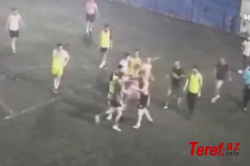 İstanbulda minifutbol yarışı döyüş meydançasına çevrildi - VİDEO