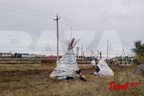 Rusiyalılar Qazaxıstanla sərhəddə çadırlar qururlar - FOTO/VİDEO