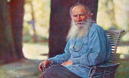 Ukraynada Tolstoyun abidəsi sökülür