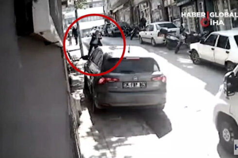 Türkiyədə ahıl kişi parklanma qaydalarını pozmuş gənci cəzalandırmaq istədi, reanimasiyalıq oldu - VİDEO