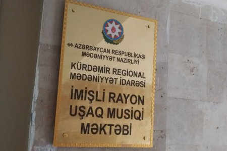 Kürdəmir Regional Mədəniyyət İdarəsinin rəhbərliyi musiqi müəlliminin qızını məktəbdən çıxartdırıb - QALMAQAL