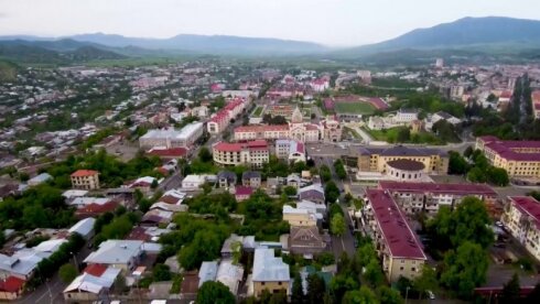 Acından qırılan mülkilər, huşunu itirən uşaq, yuvarlanan çörək... – Saxta şivən