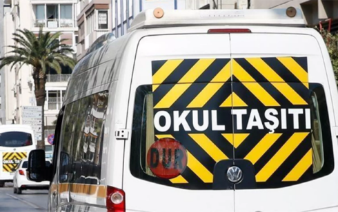 Türkiyədə məktəbliləri daşıyan avtobus aşdı -